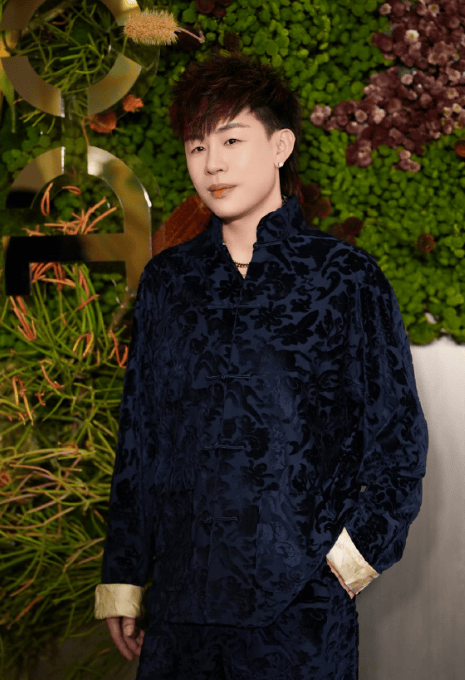 考古|胡彦斌易梦玲恋情曝光!相差16岁横跨歌手网红领域<strong></p>
<p>binance官网</strong>,25年底最让人震惊的情侣出现