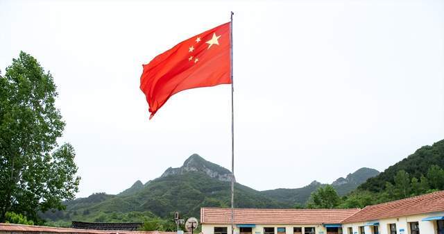 “民族英雄”泽连斯基的背后<strong></p>
<p>binance平台</strong>,站着一大批中国人