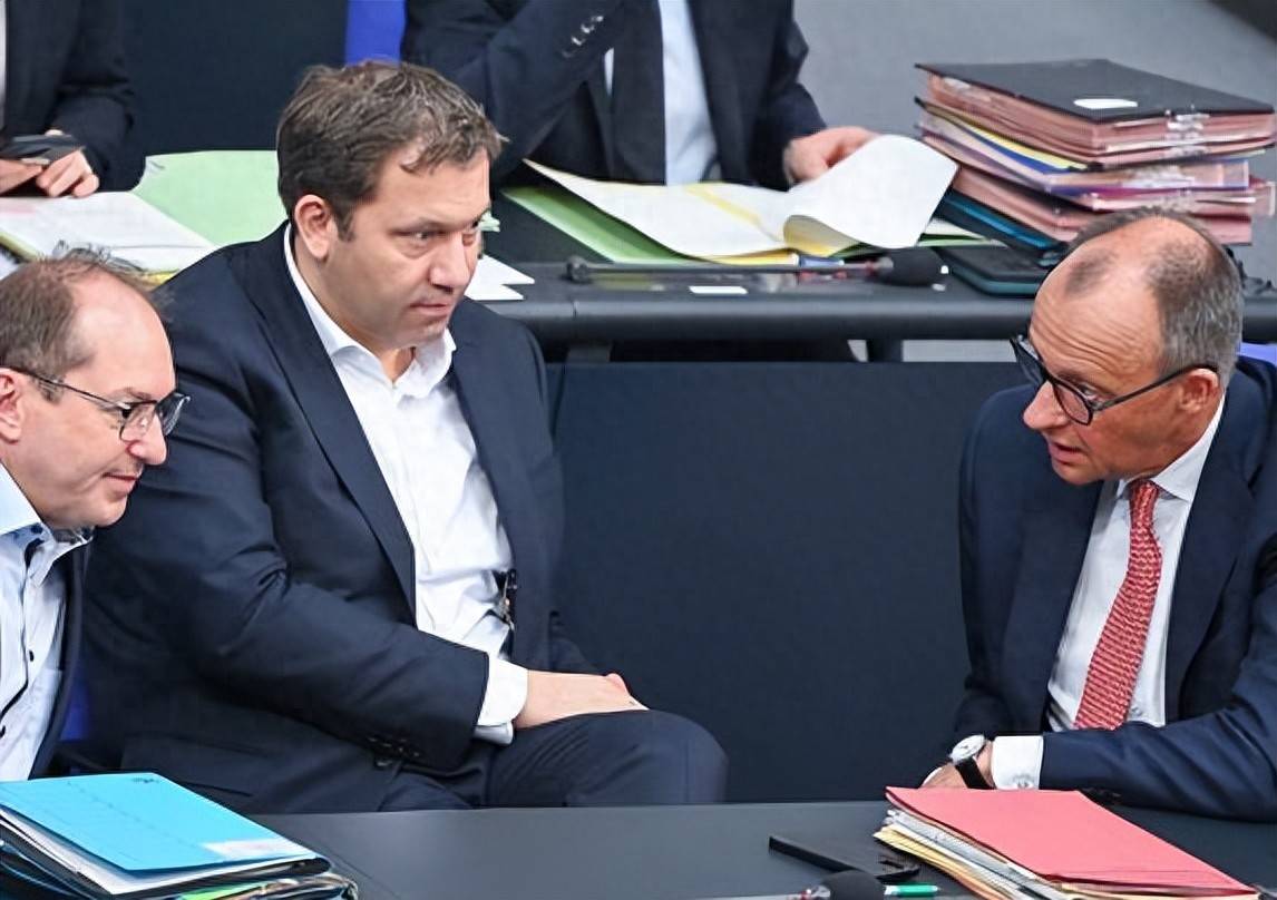 接连3天3个不受欢迎的人访华，释放出怎样的信号?