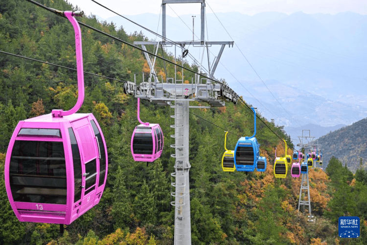 重庆巫山：初冬美景引客来