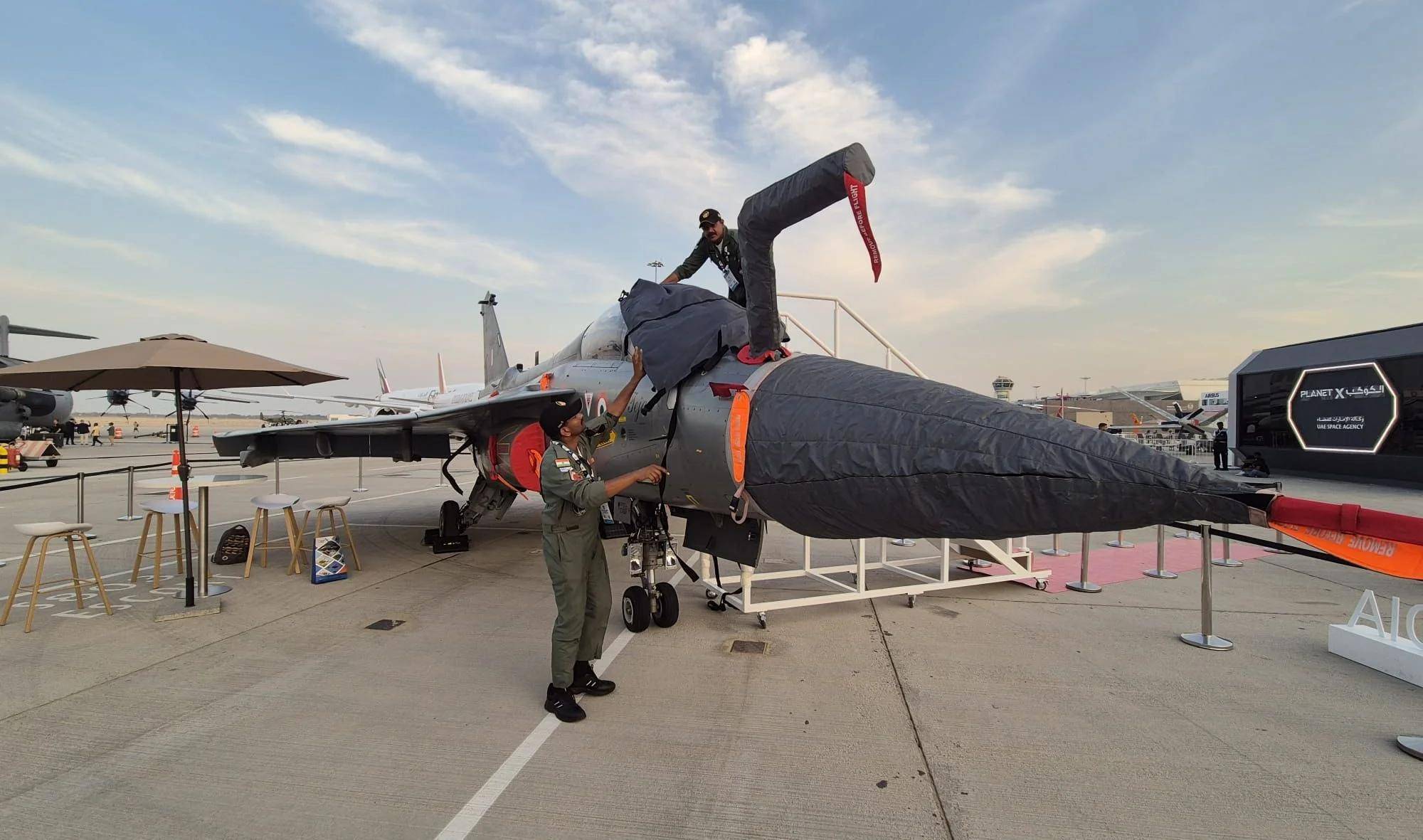 印度光辉坠机<strong></p>
<p>币安binance</strong>，美印爆发吵架，破口大骂发动机后，美军献上加油机