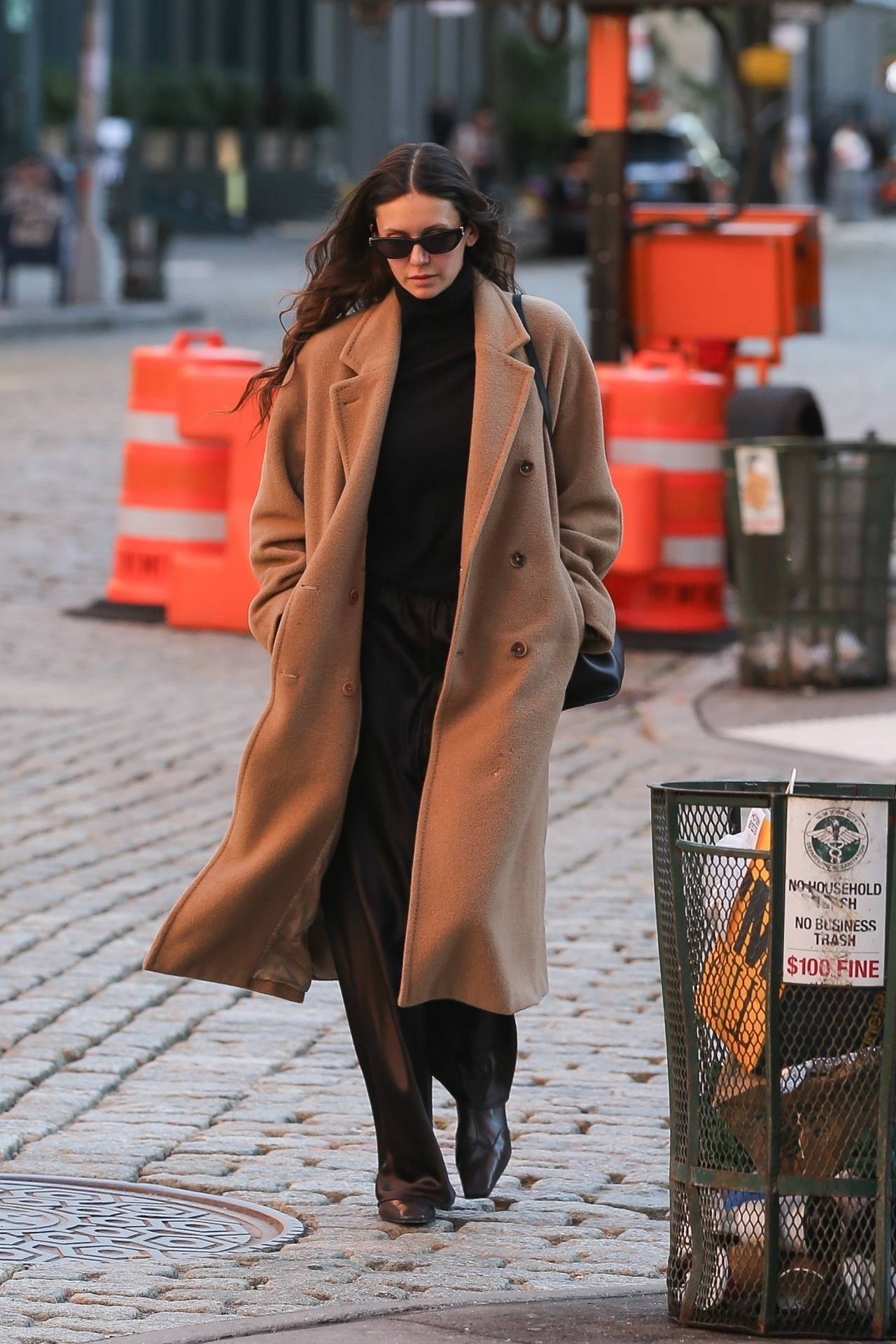 巩俐、梅姨、高圆圆...Power女性冬天少不了一件驼色大衣<strong></p>
<p>binance交易所</strong>!