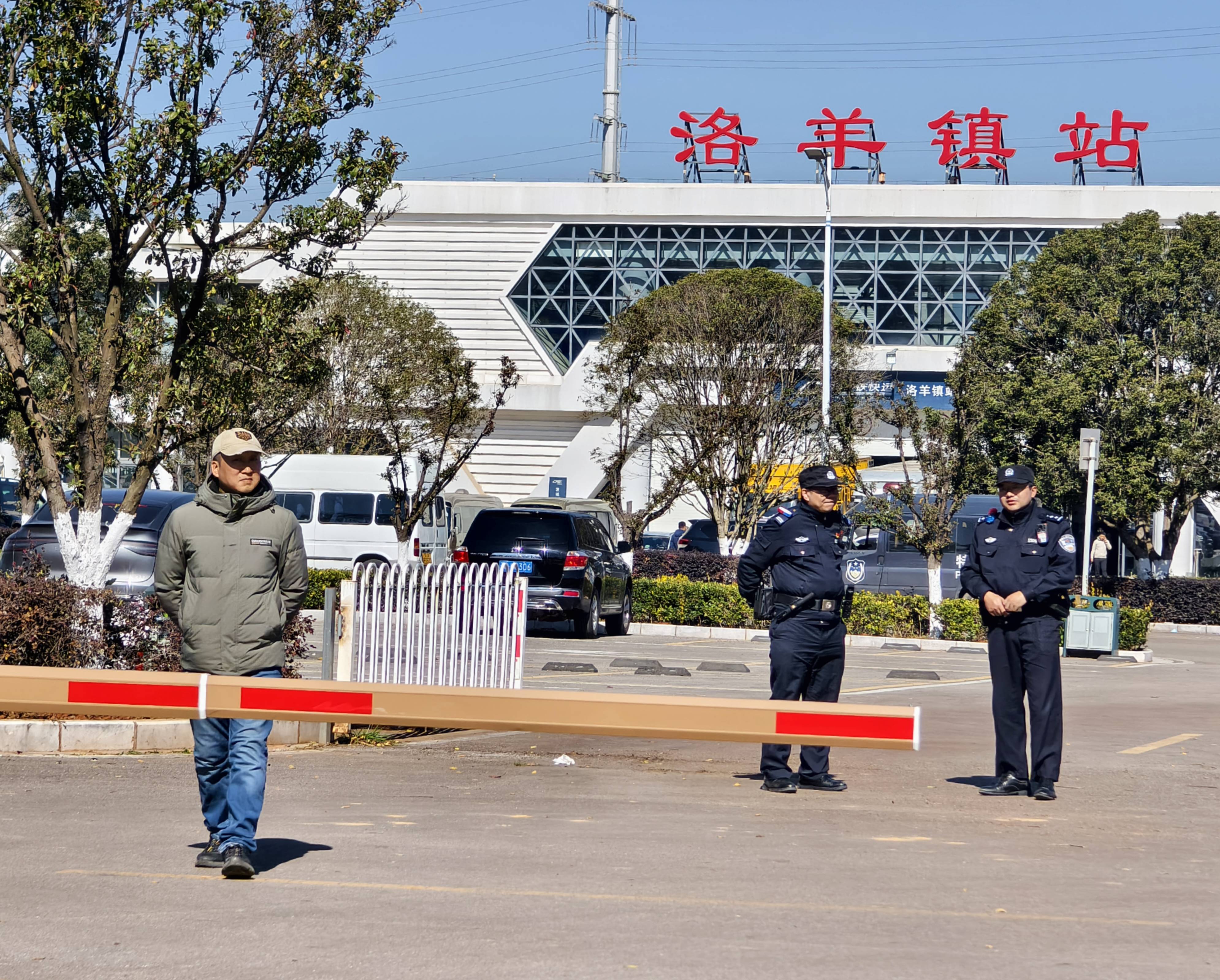 昆明发生试验列车撞施工作业人员事故<strong></p>
<p>bnb价格</strong>,开屏新闻记者探访现场