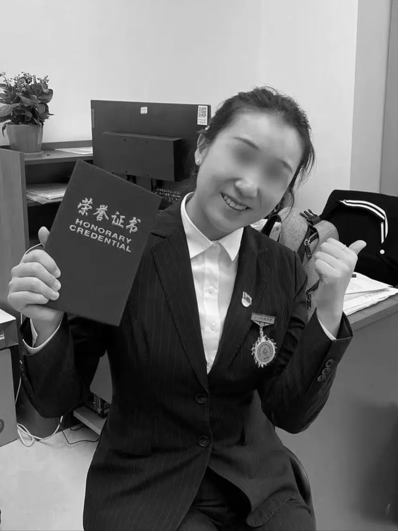 28岁女子被高空抛砖砸中离世<strong></p>
<p>crypto</strong>,凶手被判处死刑;家属起诉事发地物业等单位:凶手6天里多次高空抛物