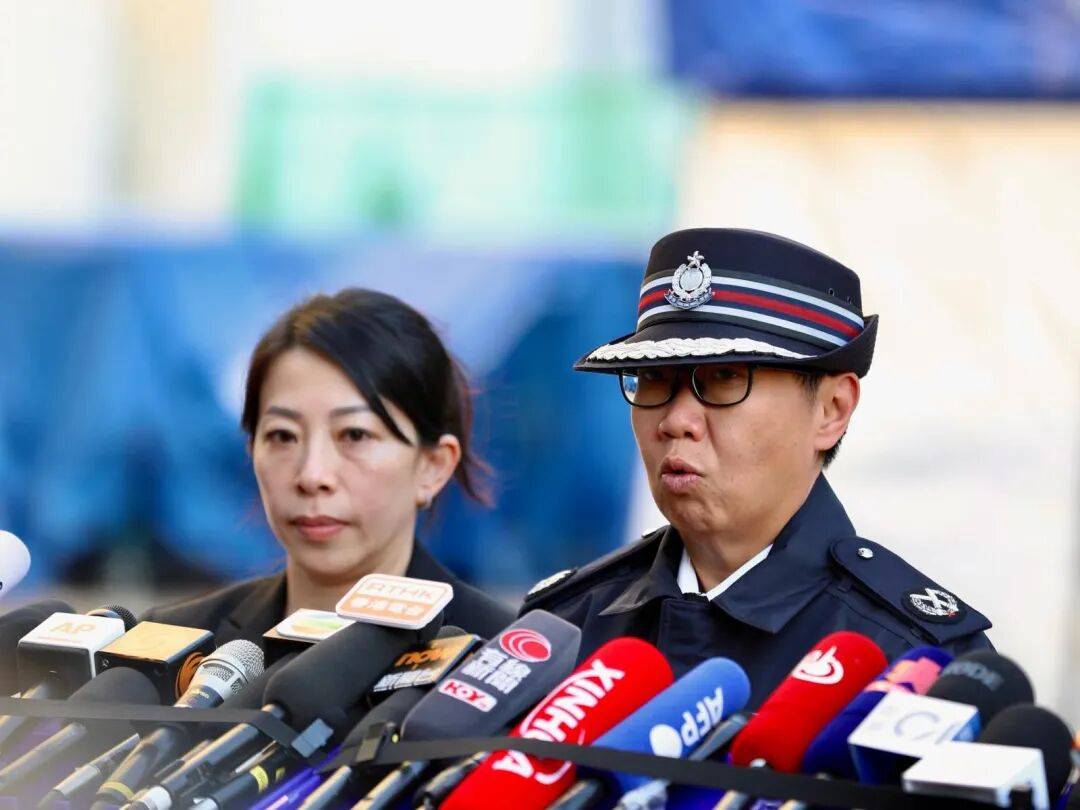 香港警方含泪哽咽通报:有的遗体已经化成灰烬<strong></p>
<p>eos价格今日行情</strong>,不排除最后未必能将所有失联人士带出来