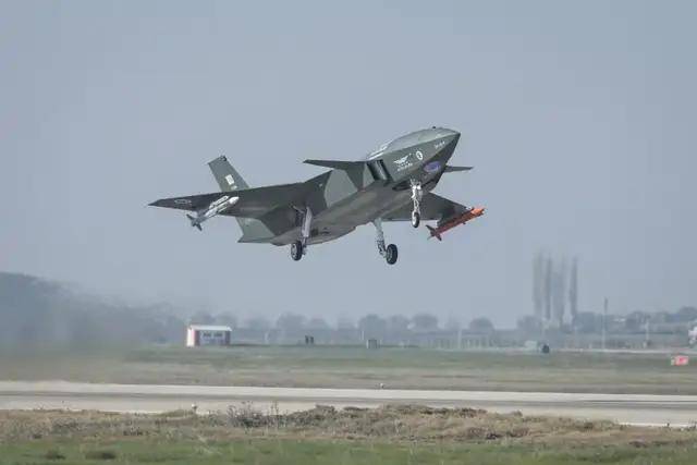 我们落后了？土耳其完成“世界首次无人机发射空空弹”<strong></p>
<p>eos币</strong>，性能如何