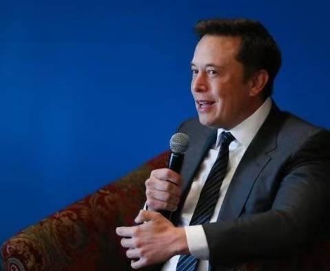 马斯克官宣小15岁高管女友<strong></p>
<p>eos币</strong>,毕业于耶鲁大学是AI专家,马斯克母亲力赞:她又智慧又独立