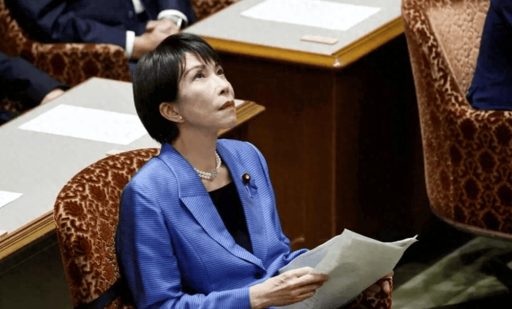 高市早苗按要求照做，说出中方想要的答案，中日持续27天恶斗将结束？