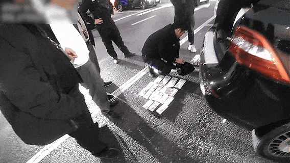 上门取走19万元<strong></p>
<p>ok交易所下载</strong>,杭州一西装革履“金融专员”被抓!在高速服务区被抓,车上塞满现金