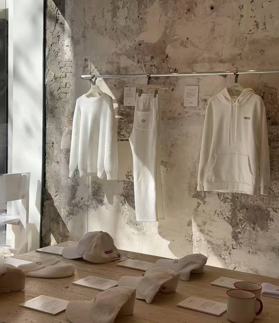 法国人在上海开店<strong></p>
<p>Sol</strong>，只卖白色衣服竟然火了丨上海滩上洋掌柜