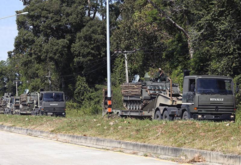 柬埔寨伤亡700人，中企援建大桥被炸！泰国中械军大获全胜，大批导弹成战利品