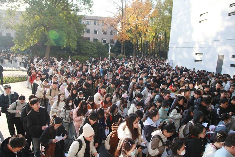 中年失业的地产人<strong></p>
<p>usdc币</strong>,挤进考公“复活赛”