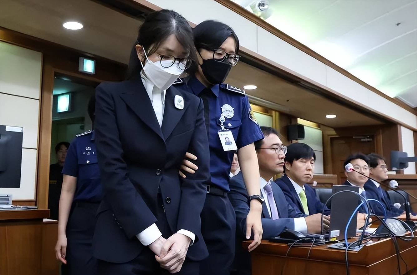 致命一击?金建希招出来的最新口供<strong></p>
<p>xlm币</strong>,成了压垮尹锡悦的最后一根稻草